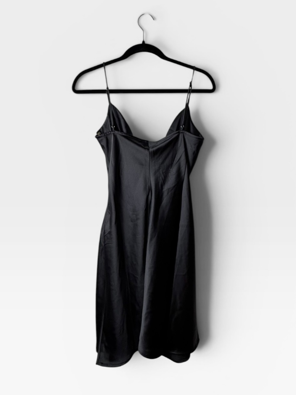Meshki Tabitha Cowl Neck Slip Dress Black Size Large NWT (G) - Picture 2 of 7